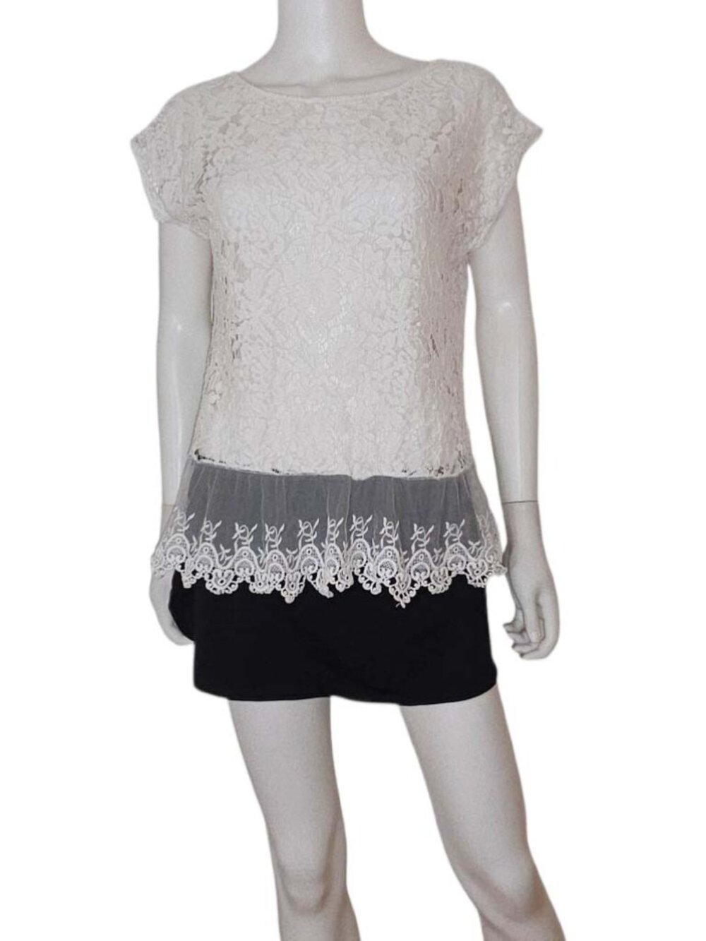 Alberto Makali Lace Embroidered Blouse